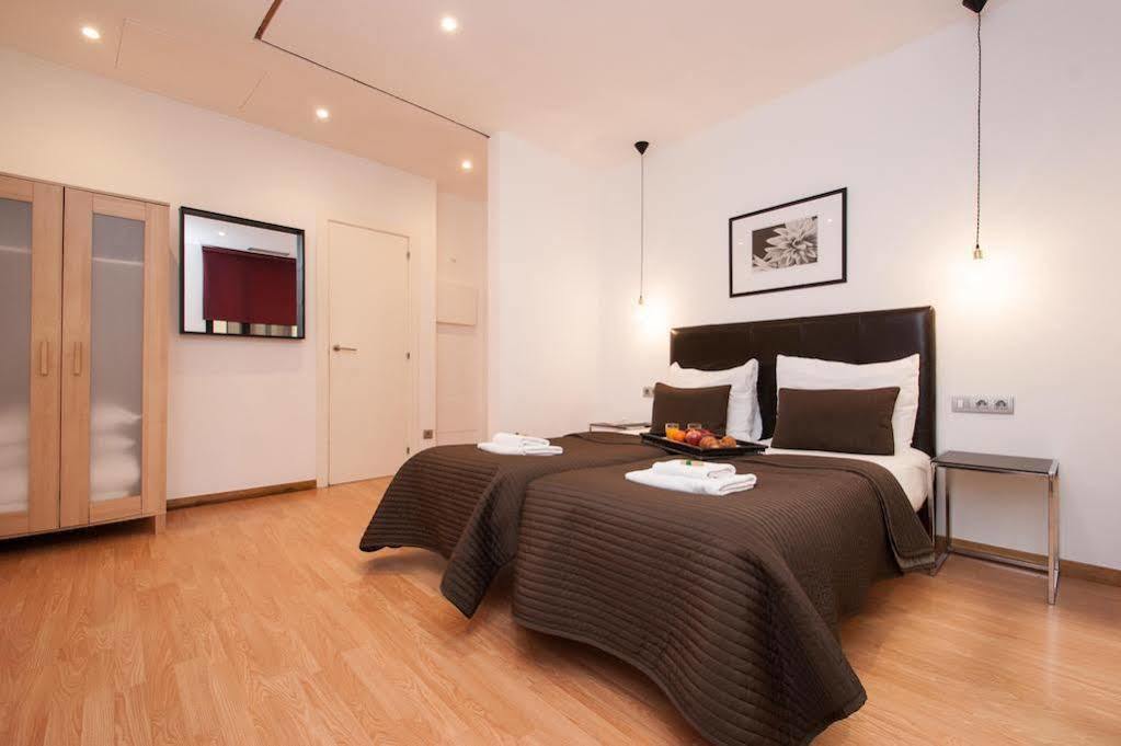 Short Stay Group Liceu Serviced Apartments Barcelona Exterior photo