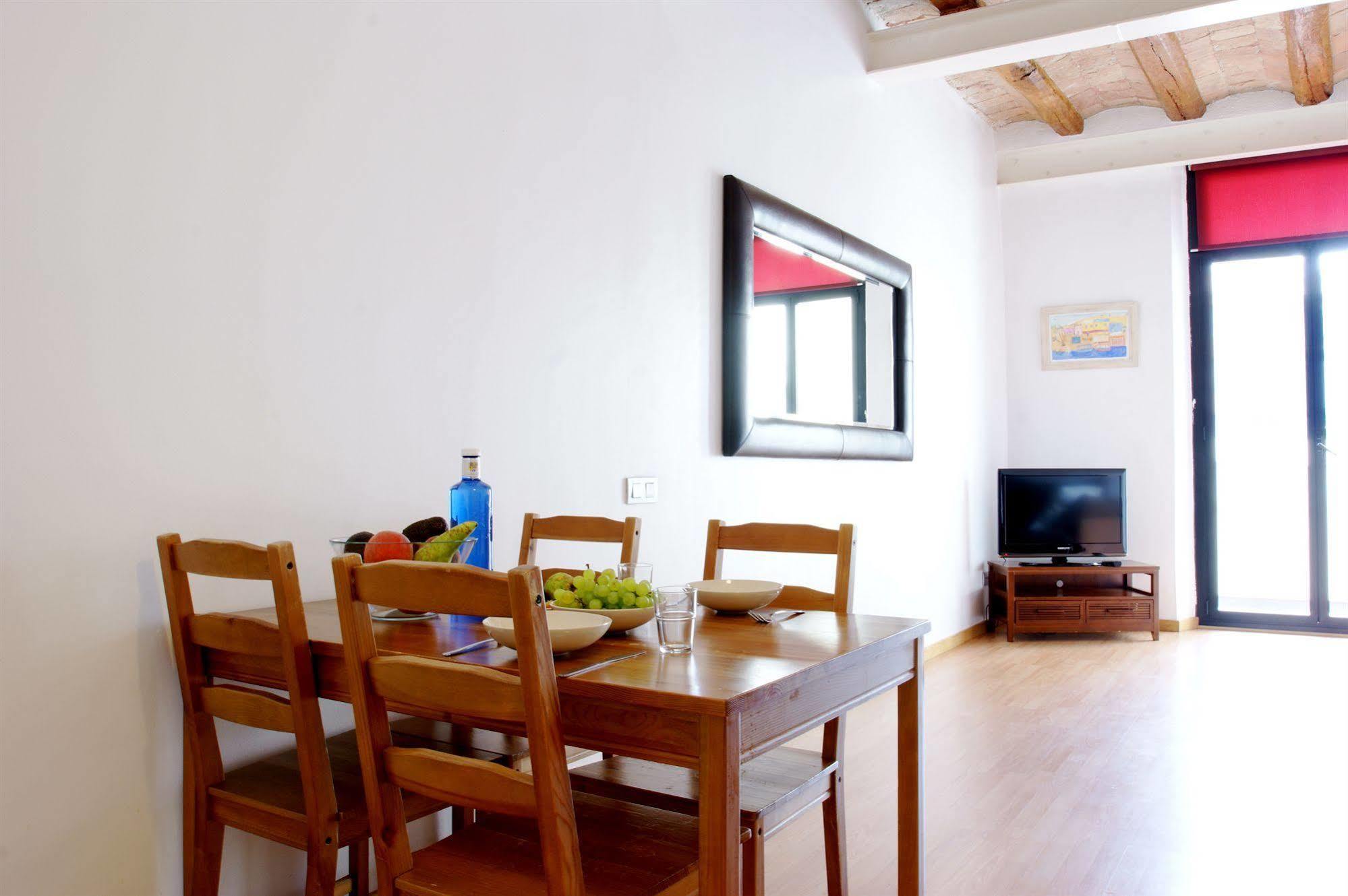 Short Stay Group Liceu Serviced Apartments Barcelona Exterior photo