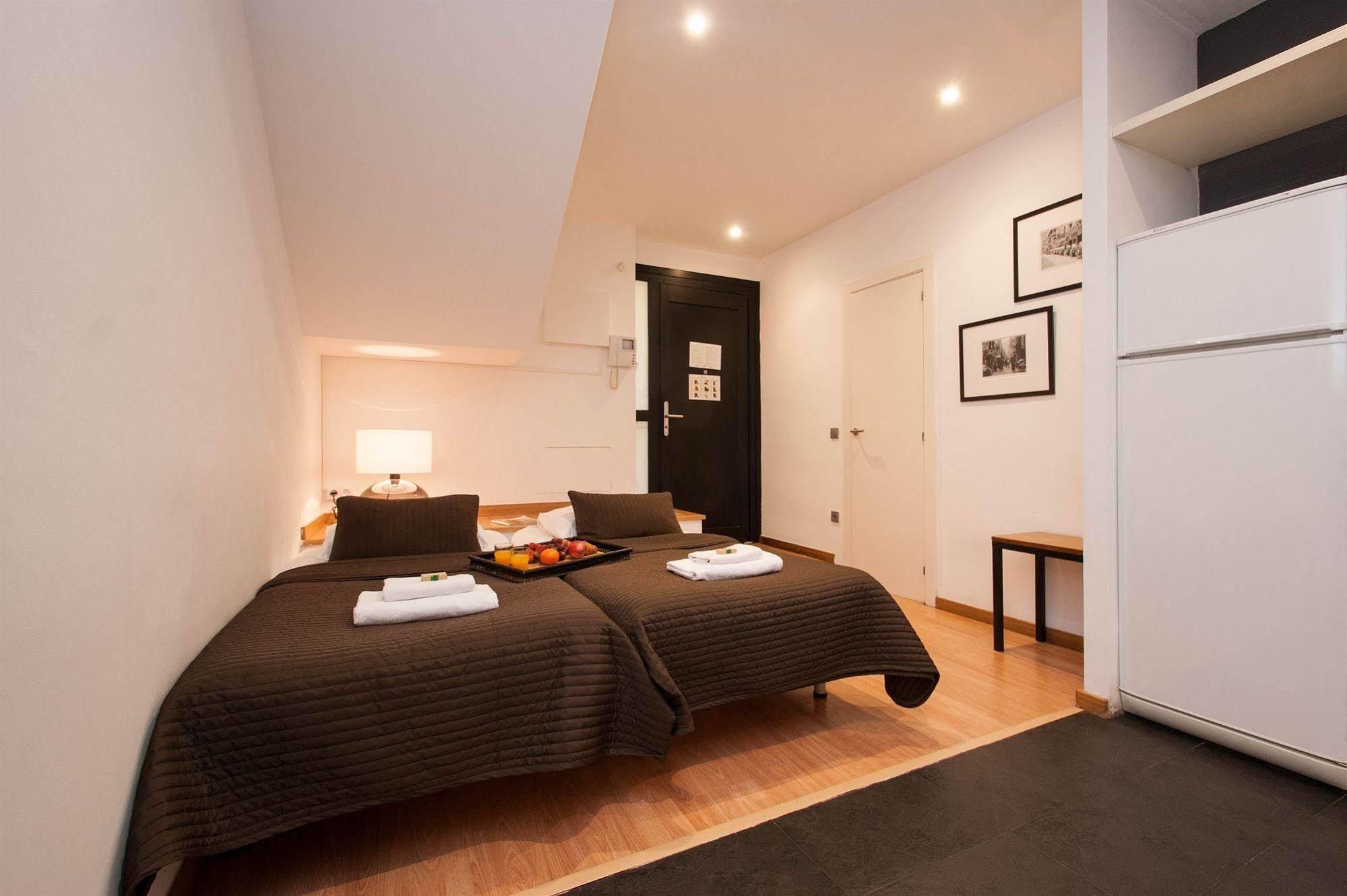 Short Stay Group Liceu Serviced Apartments Barcelona Exterior photo