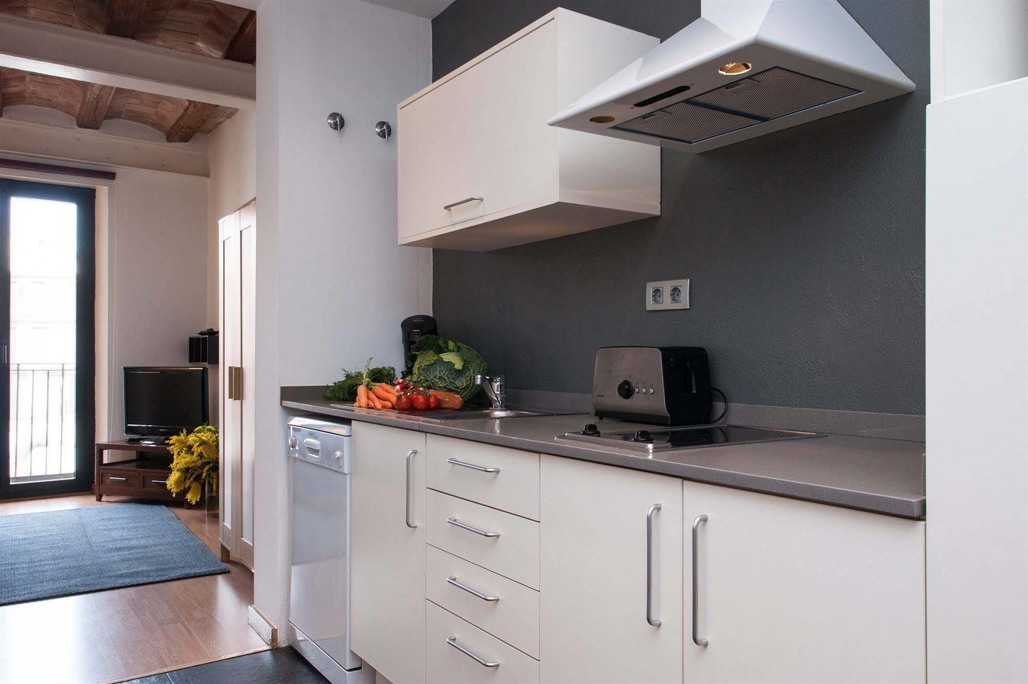 Short Stay Group Liceu Serviced Apartments Barcelona Exterior photo