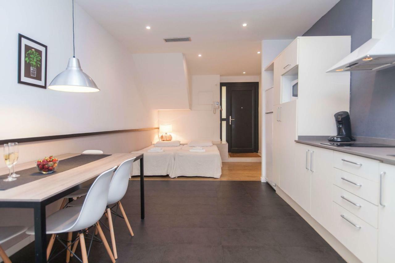 Short Stay Group Liceu Serviced Apartments Barcelona Exterior photo